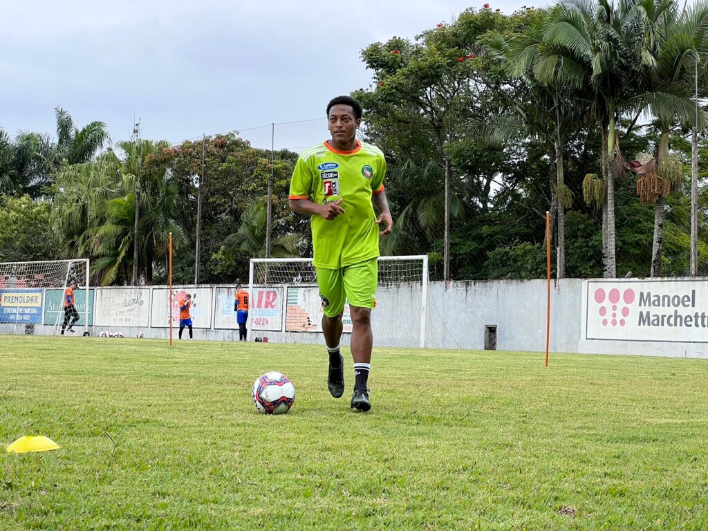 Juliano tem 8 jogos e 3 gols com a camisa da Cambura. Essa será sua segunda passagem no Tricolor.
