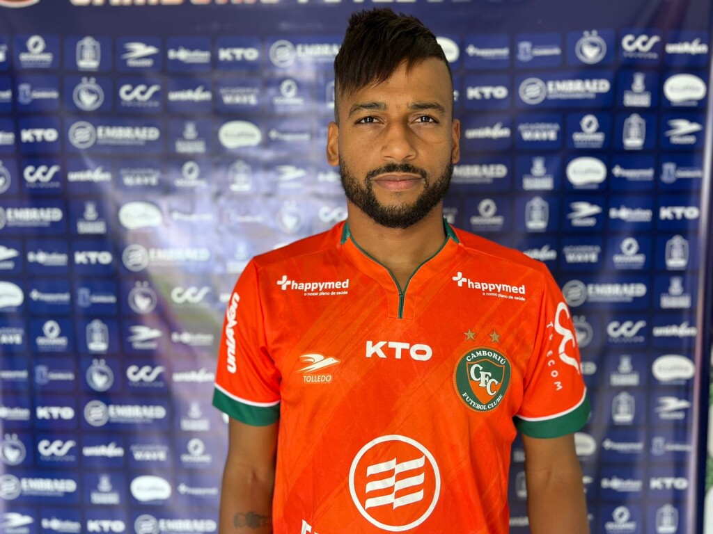 Depois de 7 anos, Léo Mineiro retorna ao futebol brasileiro